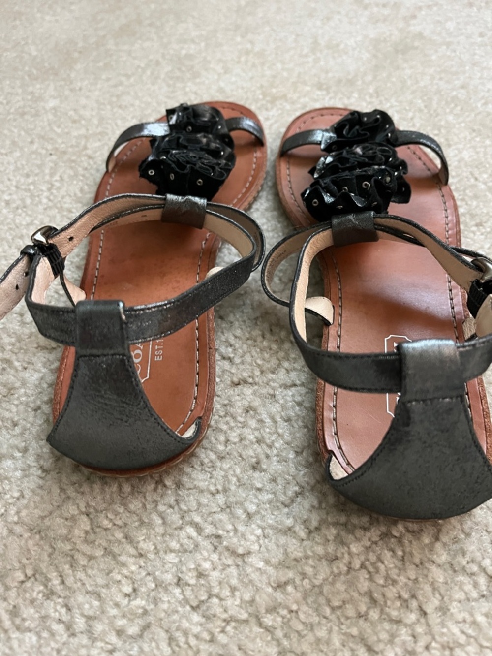 COACH Metallic Grey Floral T-Strap Leather Sandals - Picture 5 of 6